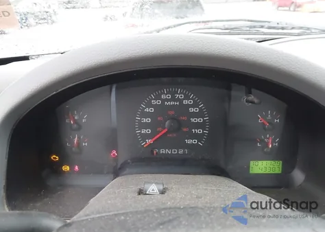 2005 Ford F-150 Stx/Xl/Xlt z USA, uszkodzony, nr VIN 1FTRF12275NB10452